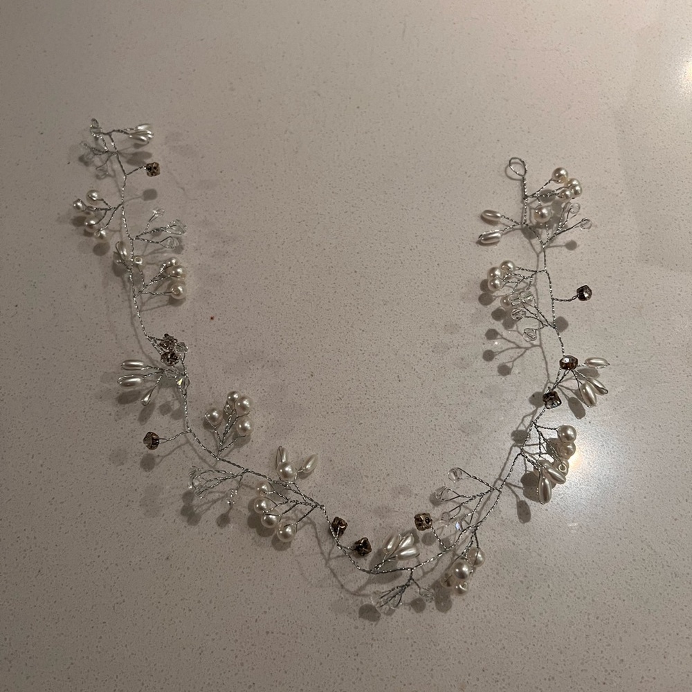 Bridal Hair Accessory - Picture 2 of 4